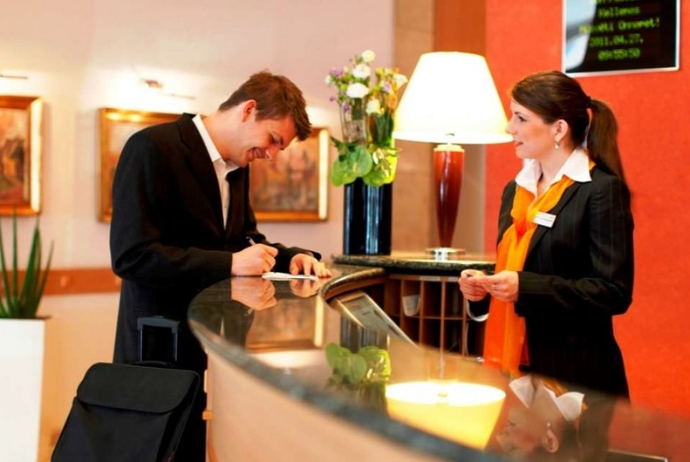 Ceyhun Aşurov: “Hotelçilik sahəsində kadr çatışmazlığı var” | FED.az