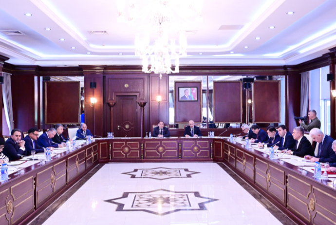 Parlamentin İqtisadi siyasət, sənaye və sahibkarlıq komitəsi 5 məsələni müzakirə etdi | FED.az