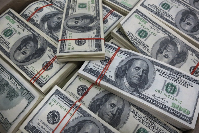 Azərbaycana daxil olan pul baratları üzrə müsbət saldo 530 milyon dolları ötüb | FED.az