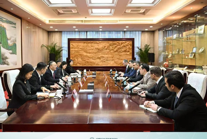 Azərbaycan Çinlə süni intellekt əsaslı maliyyə nəzarətində əməkdaşlığı müzakirə edib | FED.az