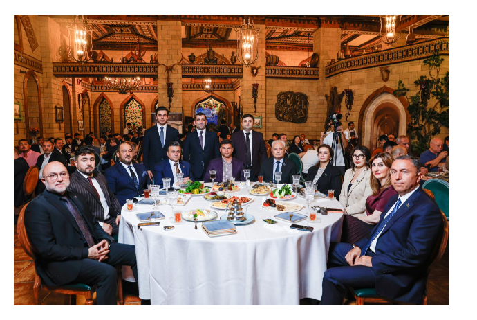 Dövlət və özəl sektor əməkdaşlığında sahibkarların rolu müzakirə olunub - FOTOLAR | FED.az