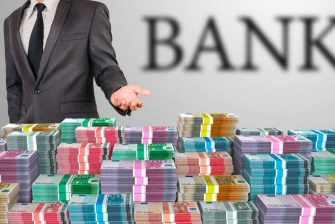 Azərbaycanda bank rəhbərləri nə qədər qazanıb? – BANKLAR, SİYAHI, MƏBLƏĞLƏR