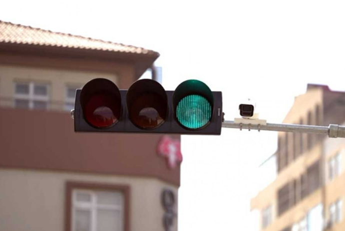 Bakıda ilk dəfə "ağıllı svetoforlar" quraşdırılıb | FED.az