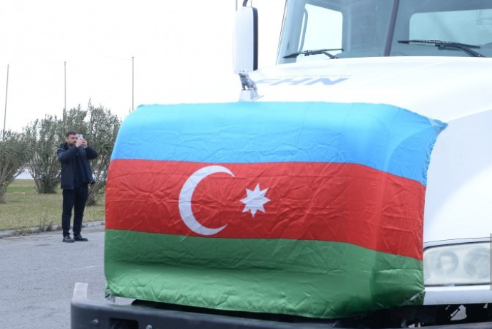 Emin Həsənzadə: "Azərbaycan İrana 30 tona yaxın qida məhsulları göndərib" | FED.az