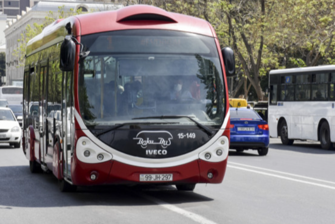 142 avtobus gecikir - SİYAHI | FED.az