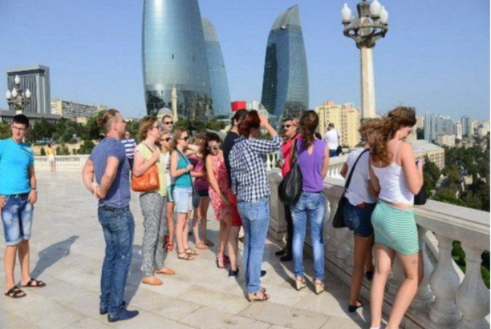 Azərbaycana gələn xarici turistlər 8%-ə yaxın azalıb – RUSİYA VƏ TÜRKİYƏ İLK YERLƏRDƏDİR | FED.az