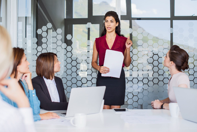 Azərbaycanda qadınların çalışa biləcəyi - İŞLƏRİN SAYI ARTIRILIB | FED.az