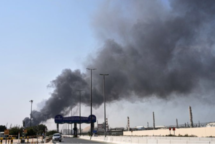 İran: Neftin 200 dollara çatacağına hazır olun | FED.az