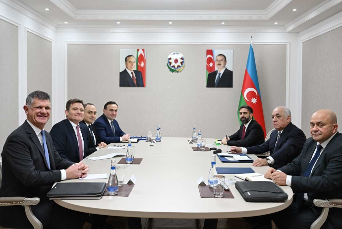 Əli Əsədov BP-nin vitse-prezidenti ilə perspektivli layihələri müzakirə edib | FED.az