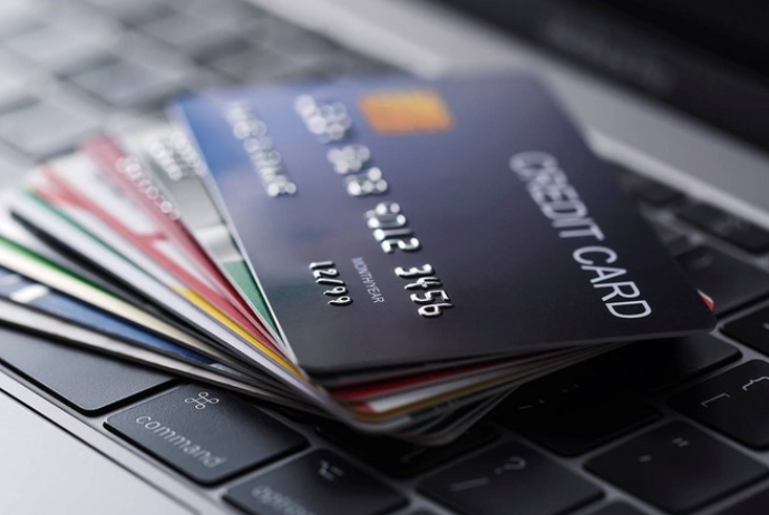 Kredit kartlarında rekord - Sayları 2 milyonu, əməliyyat həcmləri 2.6 milyon manatı keçib | FED.az