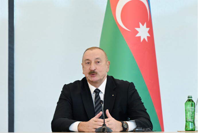 "Azərbaycan təbii resurslardan gələn gəlirləri insan kapitalına yönəltməyə çalışıb" | FED.az
