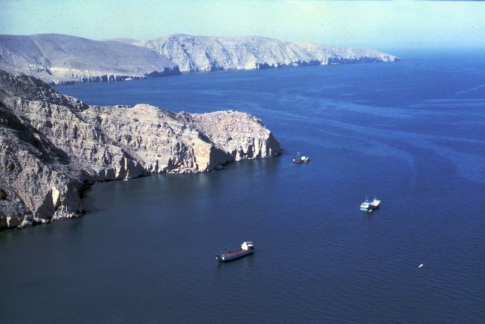 İran Hörmüzdən gəmiləri pulla buraxmağa başlayıb – 1 GƏMİ 2 MİLYON DOLLAR | FED.az