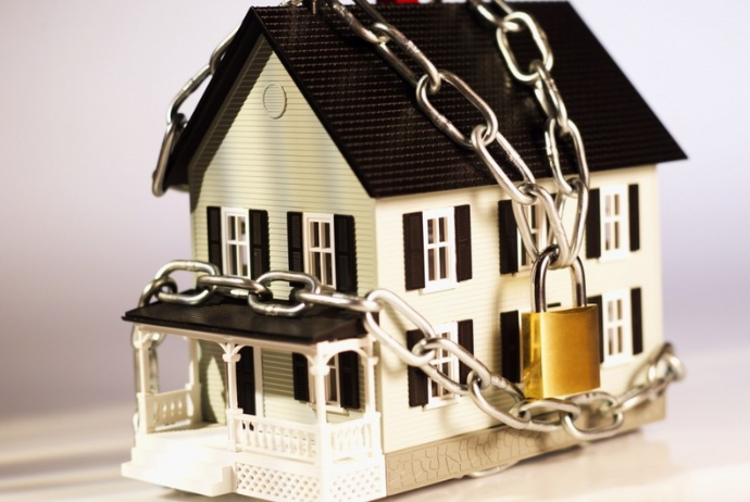 Baş prokurorluq cinayət işləri üzrə 82 milyon manatlıq əmlakın üzərinə həbs qoyub | FED.az