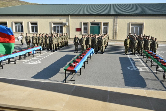 Hərbi xidmətə çağırıldığına görə işini itirənlərə bu qədər müavinət ödəniləcək - AÇIQLAMA | FED.az