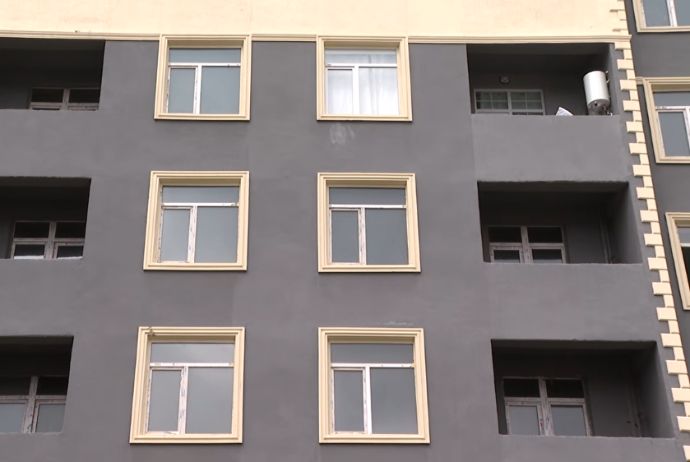 "34 sot torpaq sahəmi tikinti şirkətinə verdim, qarşılığını ala bilmirəm" - VİDEO | FED.az