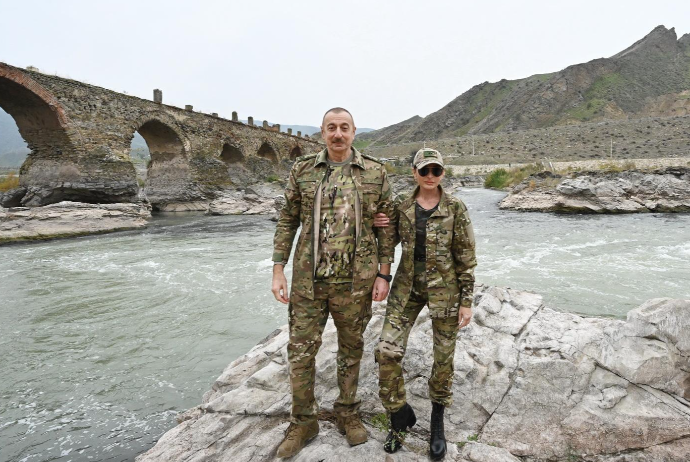 Ali Baş Komandan qələbəni xalqın içində qeyd etdi - Fotolar | FED.az