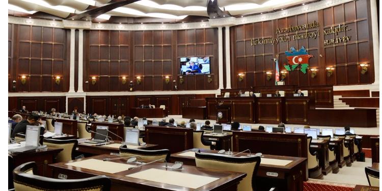 Parlament 2018-ci ilin dövlət büdcəsini qəbul edib | FED.az