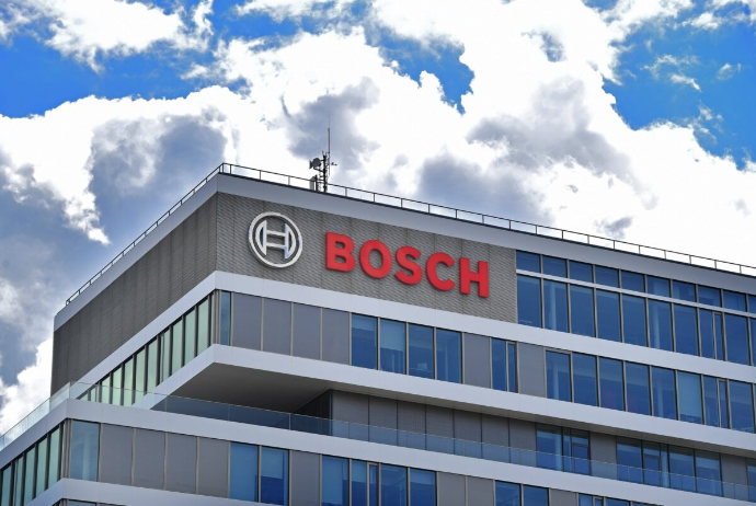 Bosch işçilərinin iş saatlarını və maaşlarını azaldacaq | FED.az