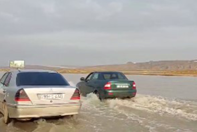 Bakı-Qazax yolunun bir hissəsini su basıb – «AZƏRSU»DAN AÇIQLAMA | FED.az