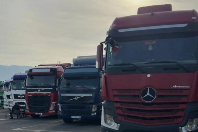 Gürcüstan 20 gündən artıqdır Azərbaycanın tütün daşıyan yük avtomobillərini gömrükdən buraxmır | FED.az