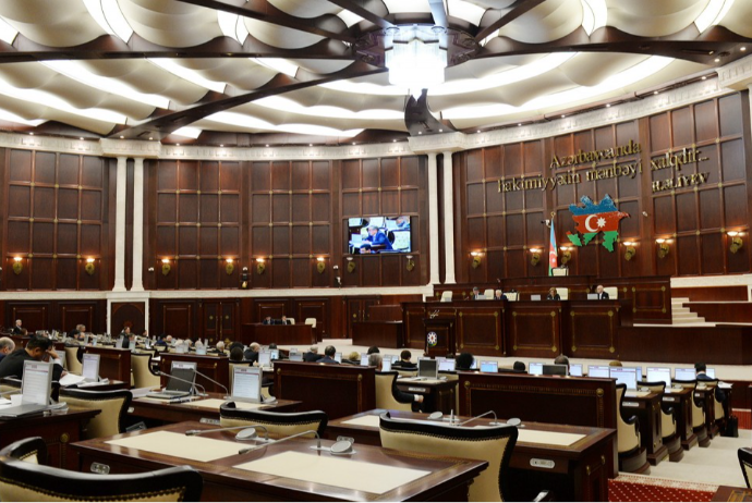 "İmzaladığımız müqavilə 2 milyon deyil, 22 min manatdır" - MİLLİ MƏCLİSDƏN AÇIQLAMA | FED.az