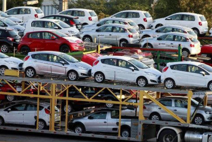 Azərbaycana gətirilən köhnə avtomobillər üçün yeni aksiz dərəcəsi tətbiq olunacaq | FED.az