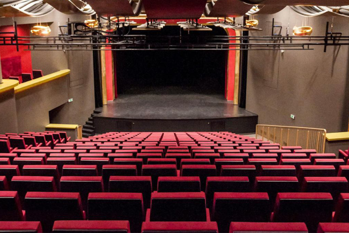 Teatr və kinoteatrlar - Açılır | FED.az