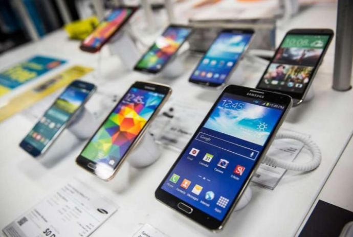 Azərbaycana xaricdən gətirilən smartfonların orta qiyməti – 210 DOLLAR İMİŞ | FED.az