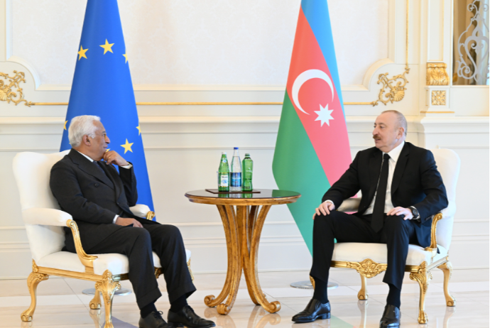 İlham Əliyevin Antonio Koşta ilə təkbətək görüşü keçirilir | FED.az