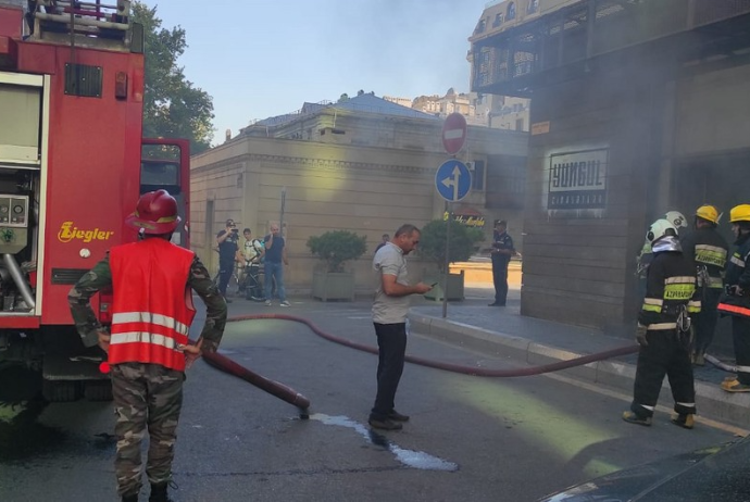 Bakıda "Yüngül cinayətlər" restoranında yanğın - BAŞLAYIB | FED.az