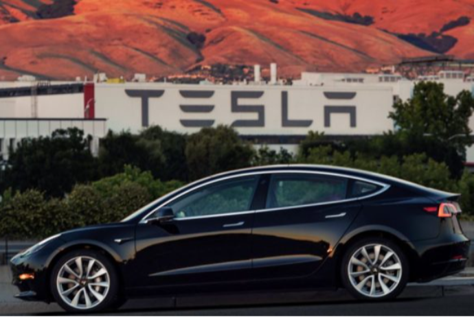 “Tesla” səhmləri 30% düşüb, şirkətin dəyəri 230 milyard dollar azalıb | FED.az