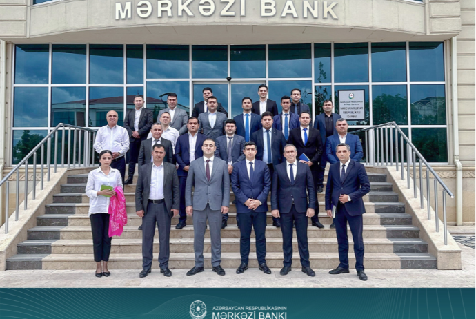 Mərkəzi Bankın əməkdaşları Naxçıvanda pul nişanları ilə bağlı sessiya keçiriblər | FED.az