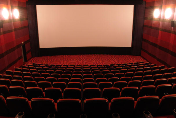 70% кинотеатров могут закрыться в России к осени | FED.az