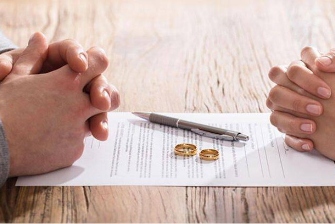 Boşanma zamanı rüsum ödəniləcək - QANUNA DƏYİŞİKLİK | FED.az