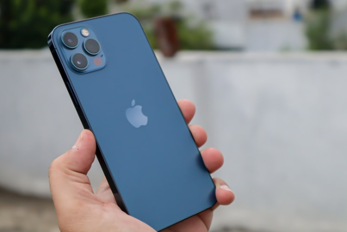 "Apple" Azərbaycanın mobil cihaz bazarındakı payının 22 %-ni itirib | FED.az