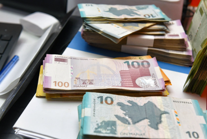 Azərbaycan banklarının haqq və komissiya xərcləri - 881 MİLYON MANATI ÖTÜB | FED.az