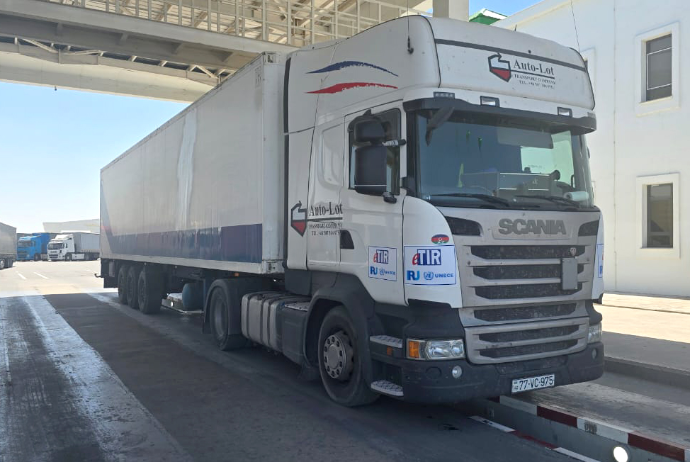“Qırmızı Körpü” gömrük postunda 700 yük maşını növbə gözləyir | FED.az