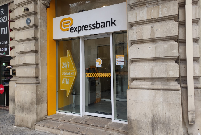 "Expressbank"ın kredit portfeli yarım milyard manatı keçdi | FED.az