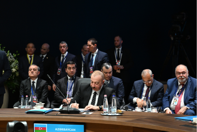 Türk Dövlətləri Təşkilatının Dövlət başçılarının qeyri-rəsmi Zirvə görüşündə Bəyannamə imzalanıb | FED.az
