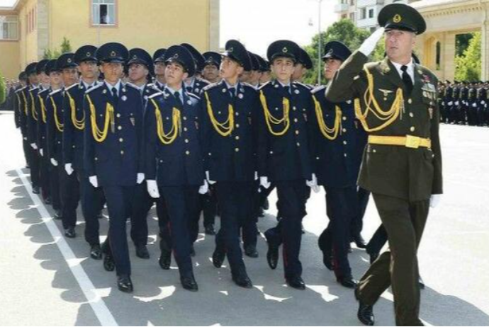 Kursant hərbi rütbəsi əsgər hərbi rütbəsinə bərabər tutulacaq | FED.az