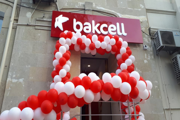 "Bakcell" yeni konsepsiyalı satış və xidmət mərkəzini istifadəyə verib - FOTO | FED.az