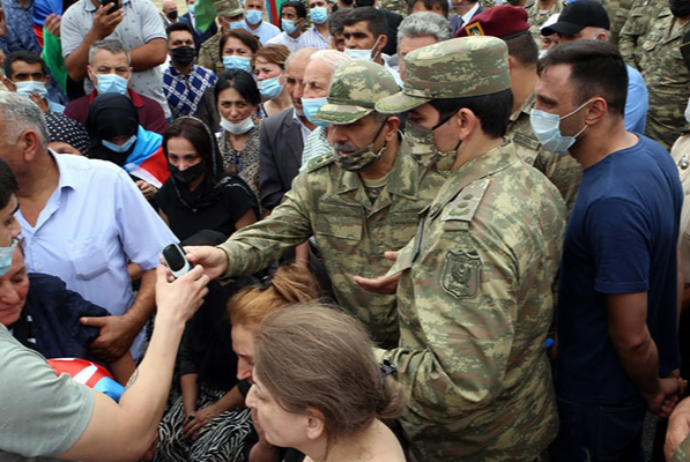 Prezident şəhid general və polkovnikin ailəsinə zəng etdi - FOTO | FED.az