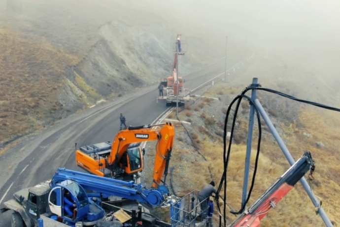 "Azərişıq" Kəlbəcərin elektrik şəbəkəsini yenidən qurur - VİDEO | FED.az
