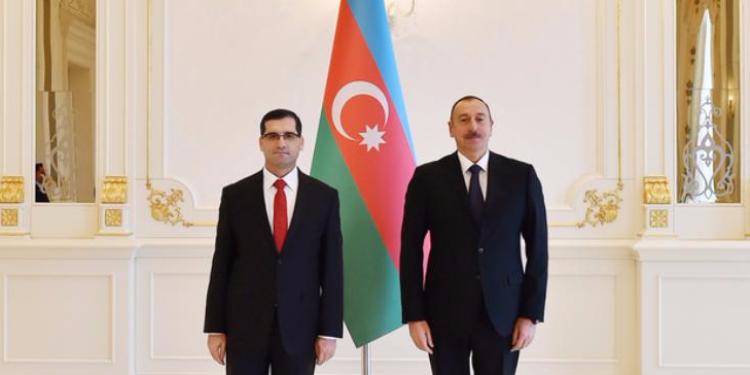 Президент Азербайджана принял верительные грамоты нового посла Турции | FED.az