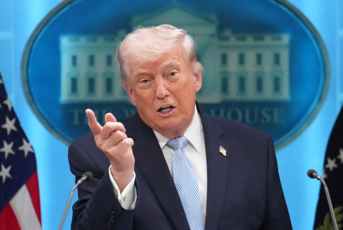 Tramp İranı Hörmüz boğazından keçən tankerlərdən rüsum almağı dayandırmağa çağırıb | FED.az