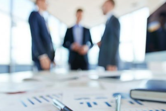 Təsisçiləri bir araya gələ bilməyən şirkət fəaliyyətini bir müddətlik dayanadırır | FED.az