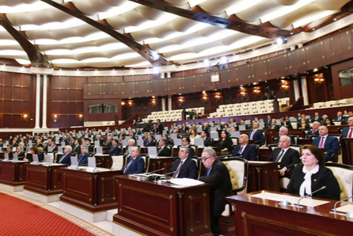 "Təxminən 20 min manat almışam" - Azərbaycanda Deputat Gəlirlərini Açıqladı | FED.az