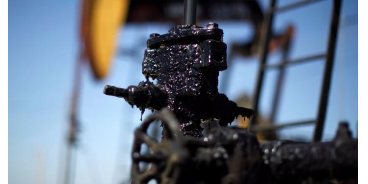 Нефть растет, пока рынки оценивают перспективы ограничения добычи | FED.az