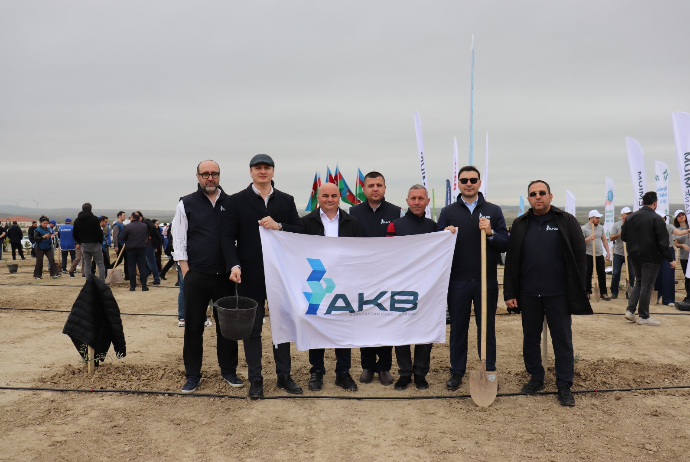 Azərbaycan Kredit Bürosunun kollektivi ağacəkmə aksiyasında - İŞTİRAK EDİB | FED.az