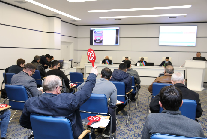 “Aqrarkredit” daha 19 əmlakı satışa çıxardı: Siyahıda 6,5 milyonluq kompleks və Bakı mərkəzində çoxsaylı obyektlər var – SİYAHI | FED.az